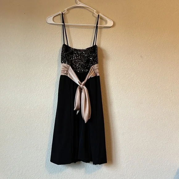 𝅺A. Byer black dress with sequined top - Picture 3 of 8